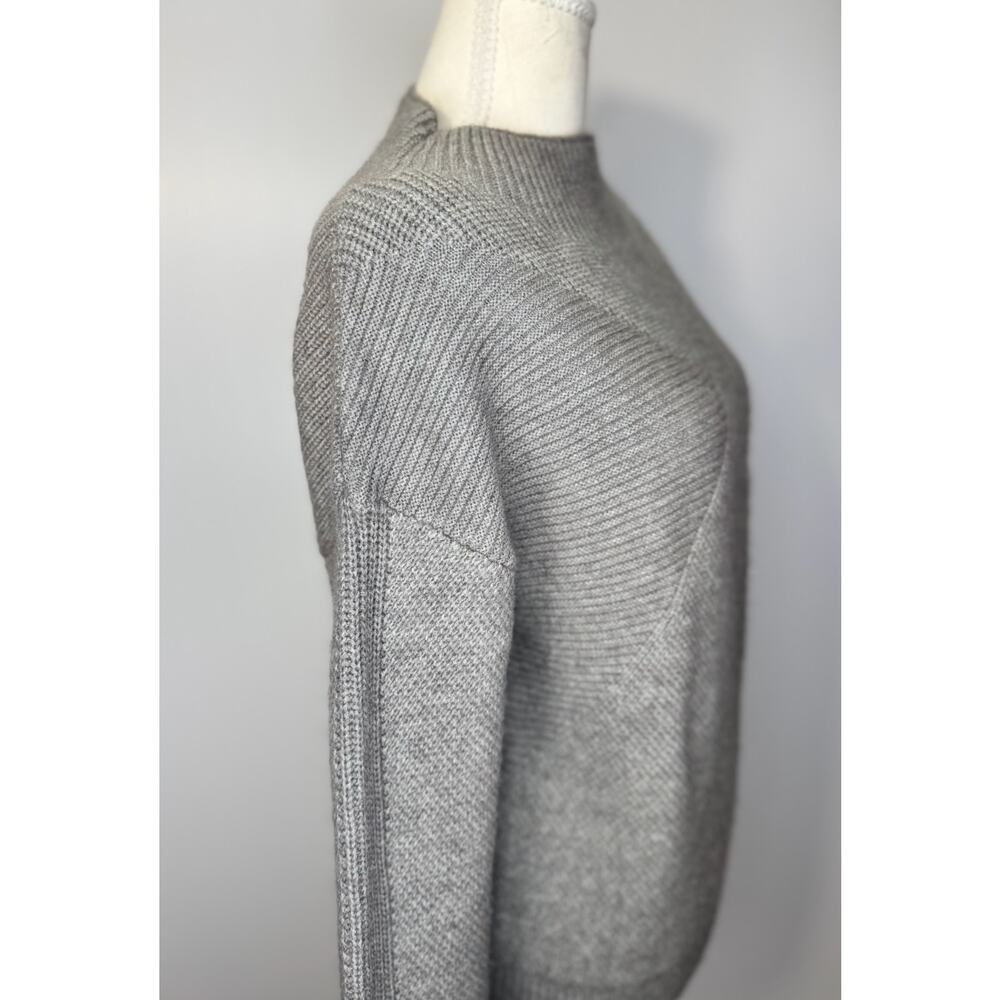 Heartloom Knit Sweater Small Gray Geometric Minimalist Quiet Luxury Lagenlook - Picture 11 of 16